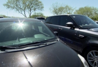 Những đồ vật cấm kỵ để trong ô tô khi đỗ xe dưới trời nắng
